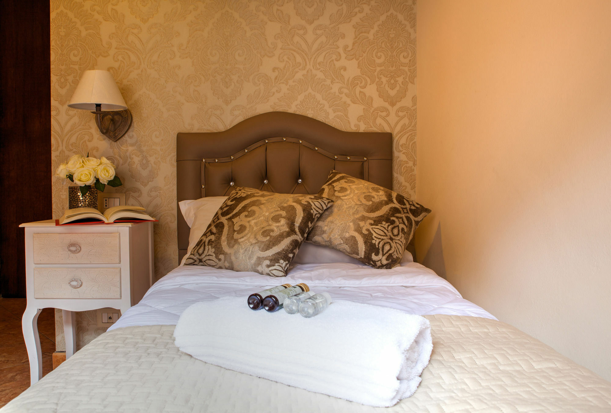 Ares Hotel