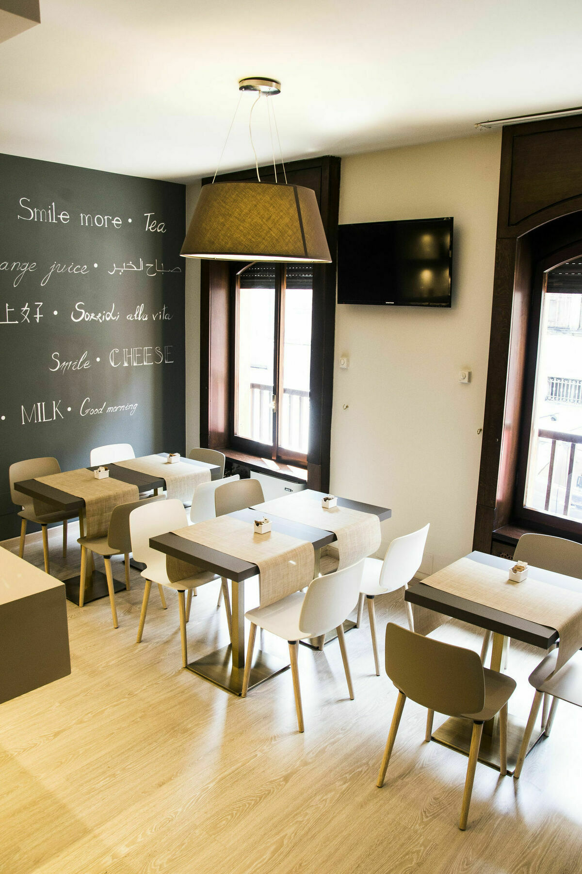 Ares 3* Milan