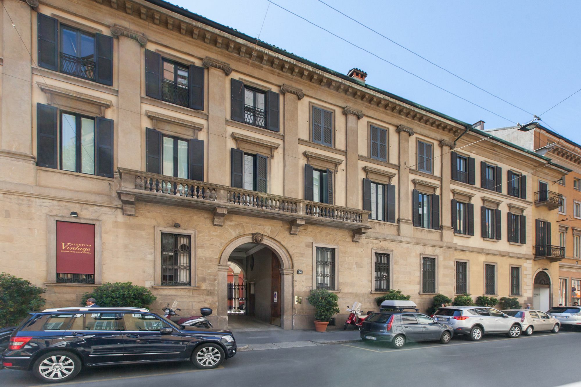 Easyhomes - San Babila Monforte Apartment Mailand