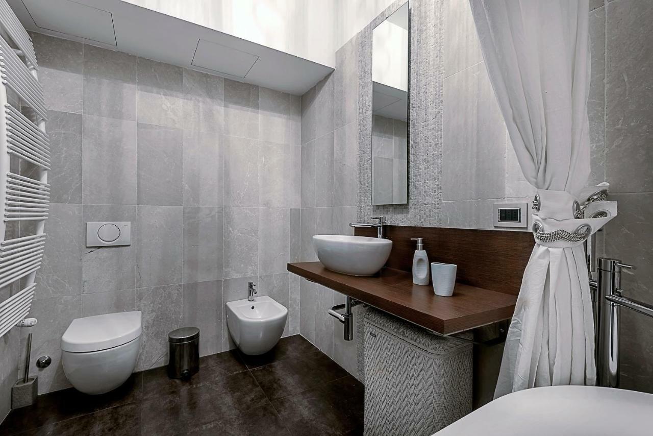 Luxury Apartment *
