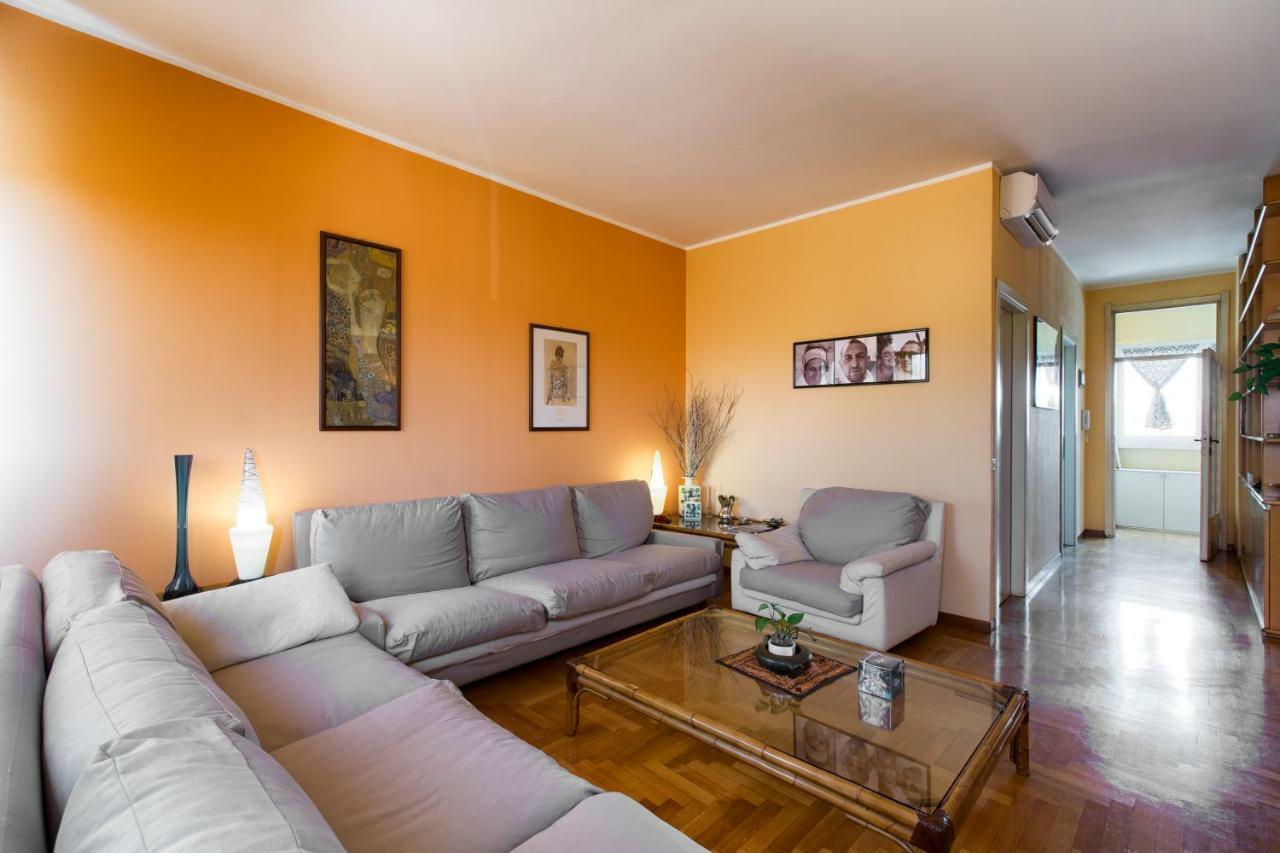 Apartment 160 Mq
