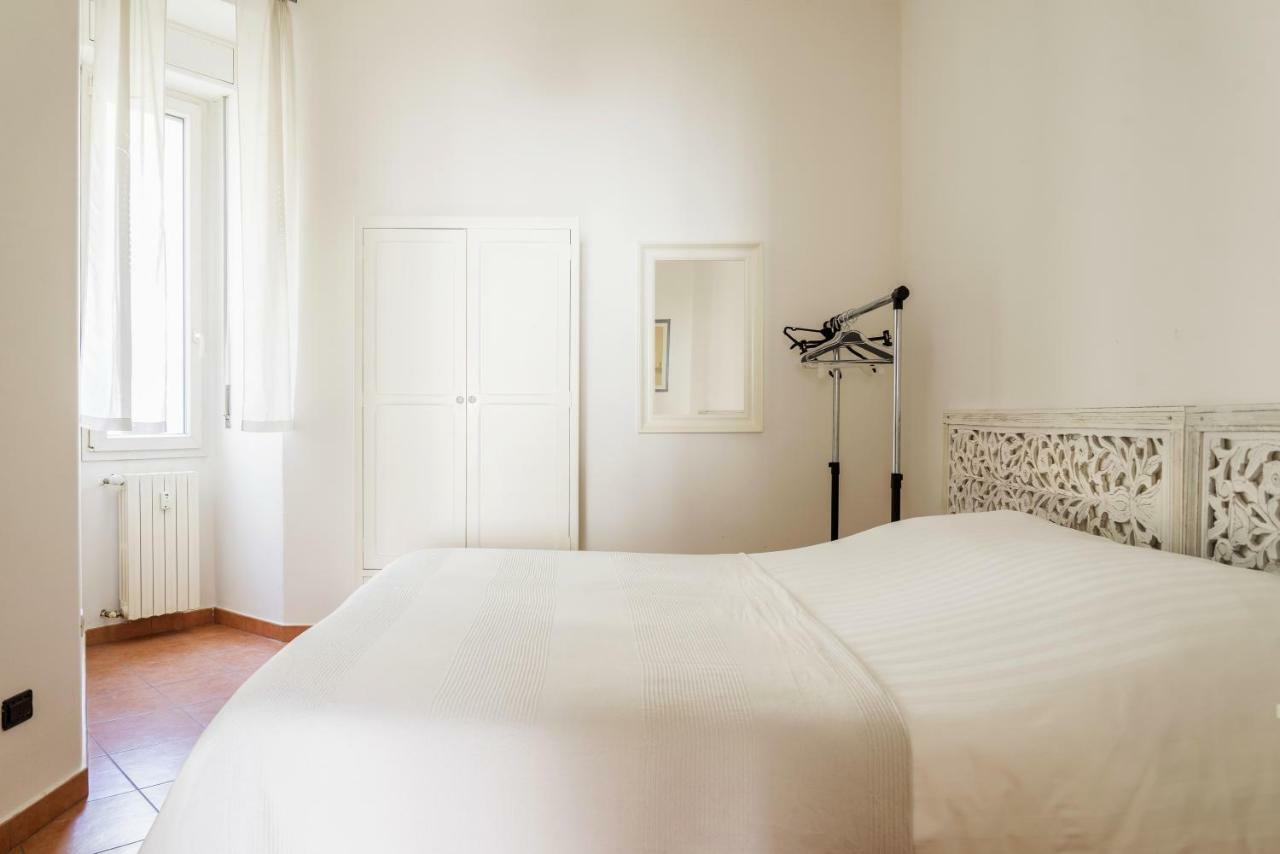 Apartment San Lorenzo Building Milan