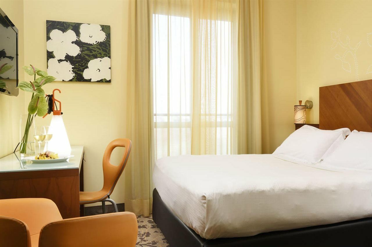 Hotel Unahotels Mediterraneo 4*