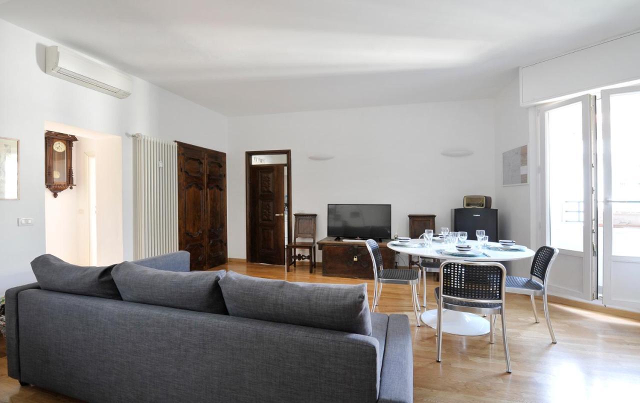 Apartment San Lorenzo Building Milan