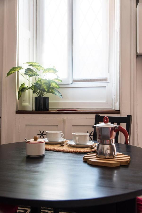 Appartement Peaceful Court In Shopping District Milaan
