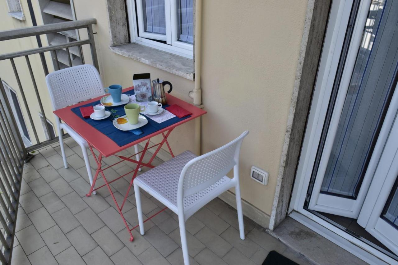 Loreto - Colorful Studio Apartment