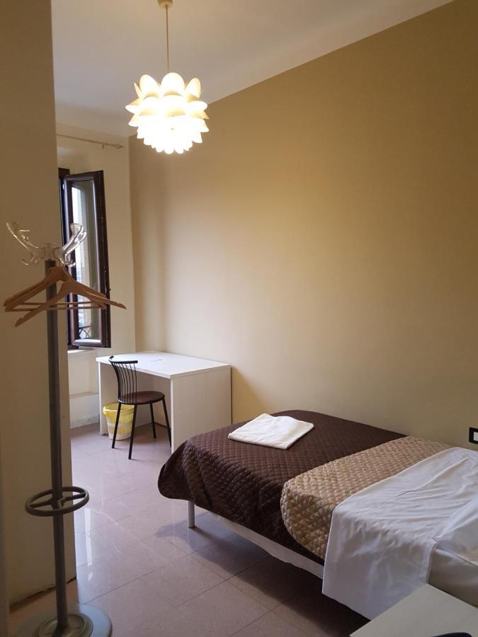 Emmy Hotel *