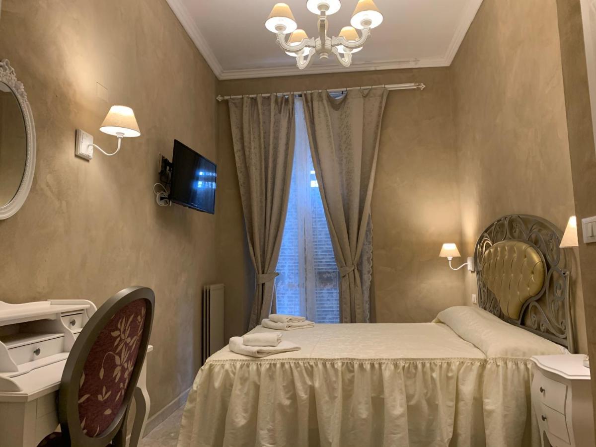 Boutique Calais Mailand