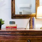 Joivy Apt For 6 With Big Terrace In Milan Centro Storico