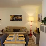 Elegant And Quiet Apartment With Terrace
