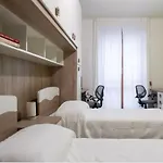 Cozy And Modern Apartment In Corvetto