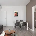 Amazing 2 Bedrooms Apt - Yellow Line