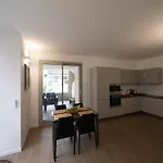 Amazing Brand New 2 Room Upper Scale With Condo Gym Close To Metro