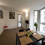 Amazing Brand New 2 Room Upper Scale With Condo Gym Close To Metro