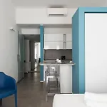 YouHosty - Meravigli R1 Small 16
