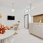 New And Design Flat In The Hearth Of Milan