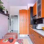 Bright & Cozy Room With Balcony