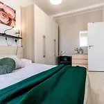 Altido Spacious 1 Bedroom Apartment For 3 In Milan