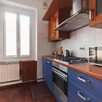 De Angeli Cozy Apartment- Youhosty