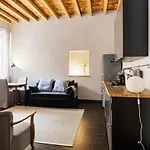 Stylish Milanese Studio - Via Cirillo