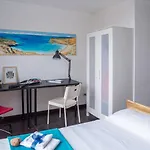 The Best Rent - Spacious Apartment With Balcony In Viale Monza