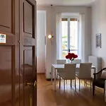Canaletto - East Milan Apartment