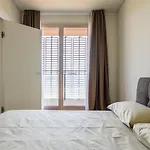 Luxury Flat With Pool Gym Spa Parking - Unit9B
