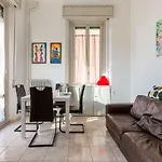Cosy Apartment Close To Iulm University