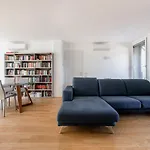 Modern Apt With Terrace, Wifi & Ac
