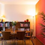 Fara Haus Deluxe - 2 Bedrooms