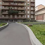 Joivy Modern 2Bed Flat With Balcony, 250M From M5 Foppa And M2 Sant\'Agostino