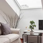 2 Bedroom 2 Bathroom Apt - Duomo 2