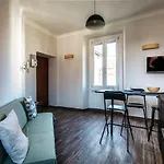 Joivy Stylish Flat, 5-Minute Metro Trip To Centre