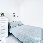 Apartment With Wonderful Navigli District View