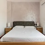 Casti - Appartamento Mm3 Comasina