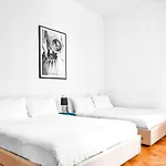 3 Bedrooms Apartment