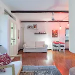 De Castillia Loft 7 Isola - Gae Aulenti
