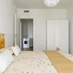 Joivy Uptown Flats With Balcony, Good Connection To Milan Centre