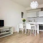 Joivy Uptown Flats With Balcony, Good Connection To Milan Centre