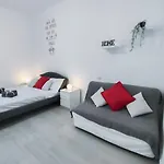 S&M Apartments \