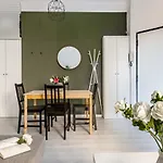 Joivy Cosy 1-Bed Flat In Navigli