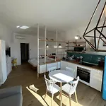 Kibilu - Piazzale Baiamonti - Brera - Centro Citta - Isola