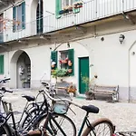 Altido Gracious Navigli Flat