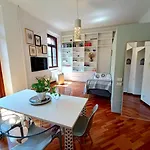 Charming Design Apartment Into Navigli District