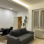 Modern Cenisio Apartment - Self Check-In & Parking