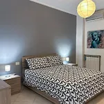 Modern Cenisio Apartment - Self Check-In & Parking
