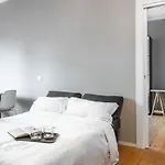 Joivy Charming Flat With Desk