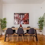 Exclusive 4 Bedrooms Apartment In Milan Center