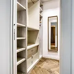 Loreto Charm - Urban Elegance