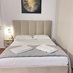 Luxury Suite With Terrace Near Arco Della Pace